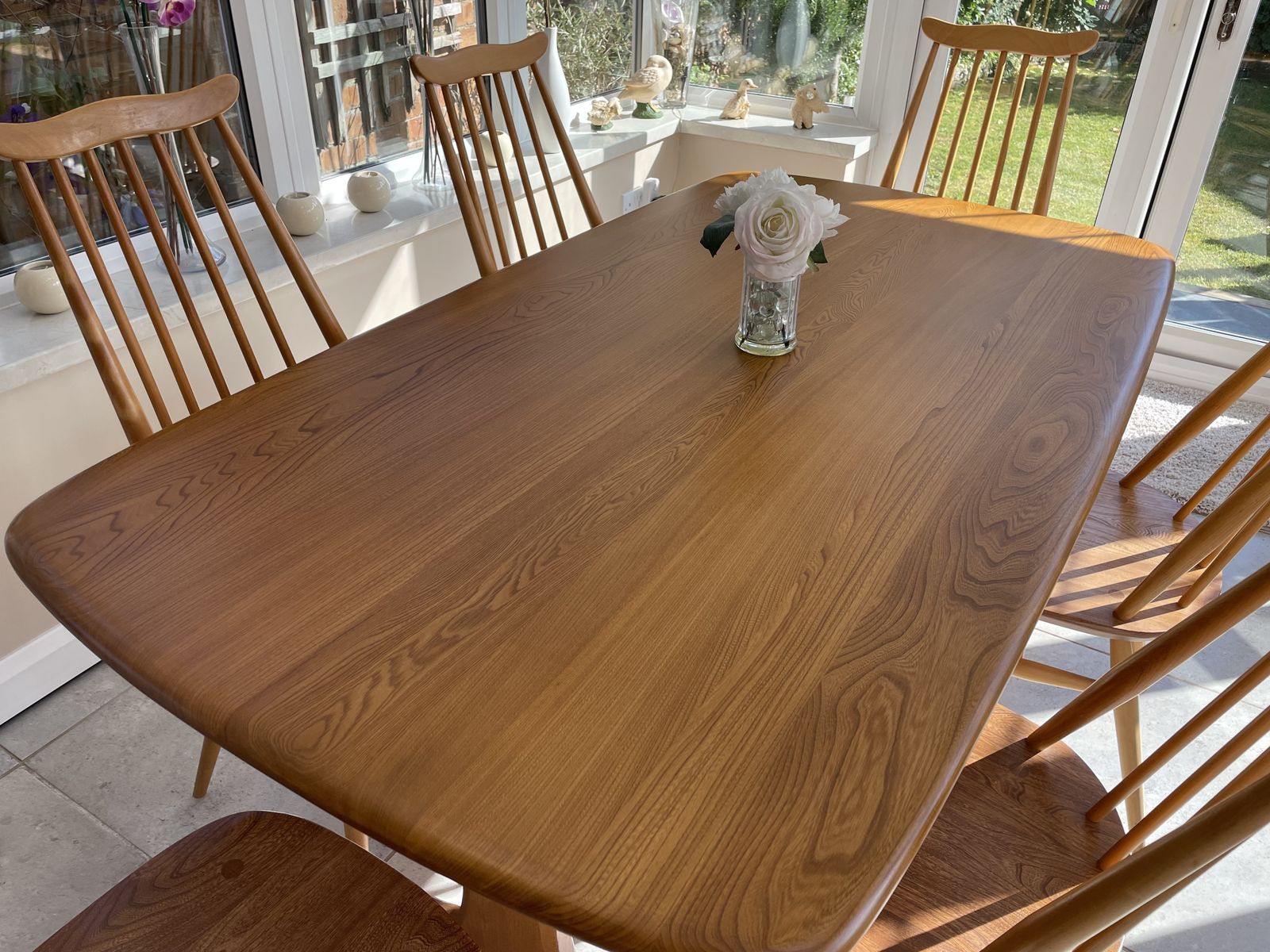 Ercol Windsor Dinning Table And 6 Goldsmith Chairs In Excellent Condition photo 1600.0