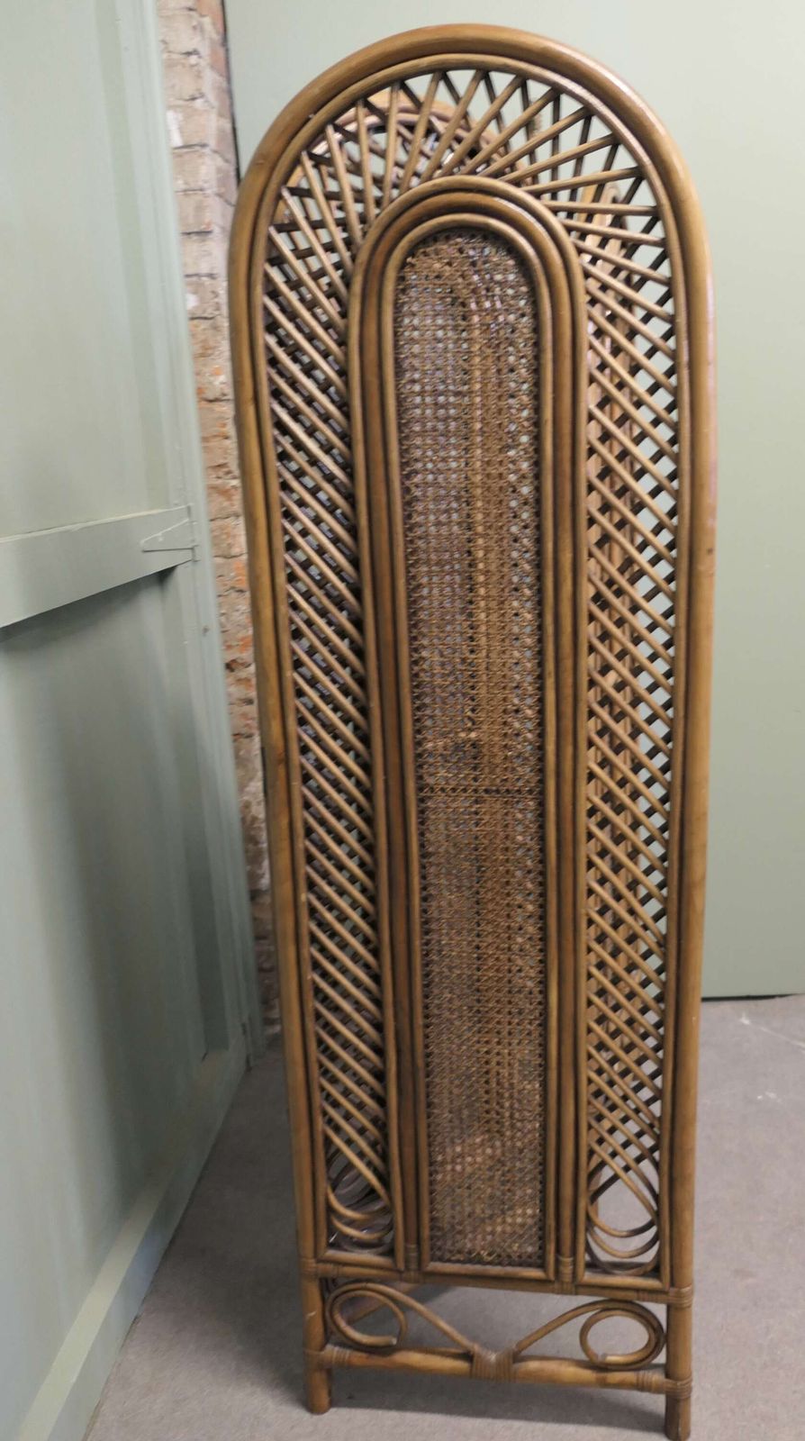 Mid Century Bamboo 3 Fold Dressing Screen, Room Divider This Is A Very Appealing Piece photo 930.0