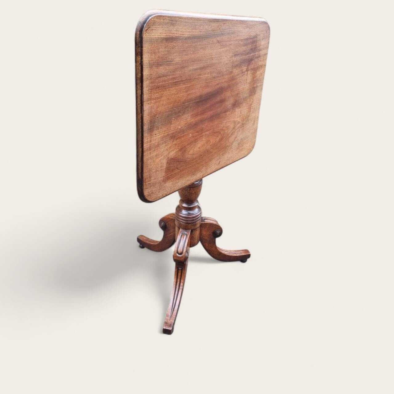 Antique Edwardian Mahogany Tilt Top Occasional Table / Tripod Base / C.1910 photo 300.0