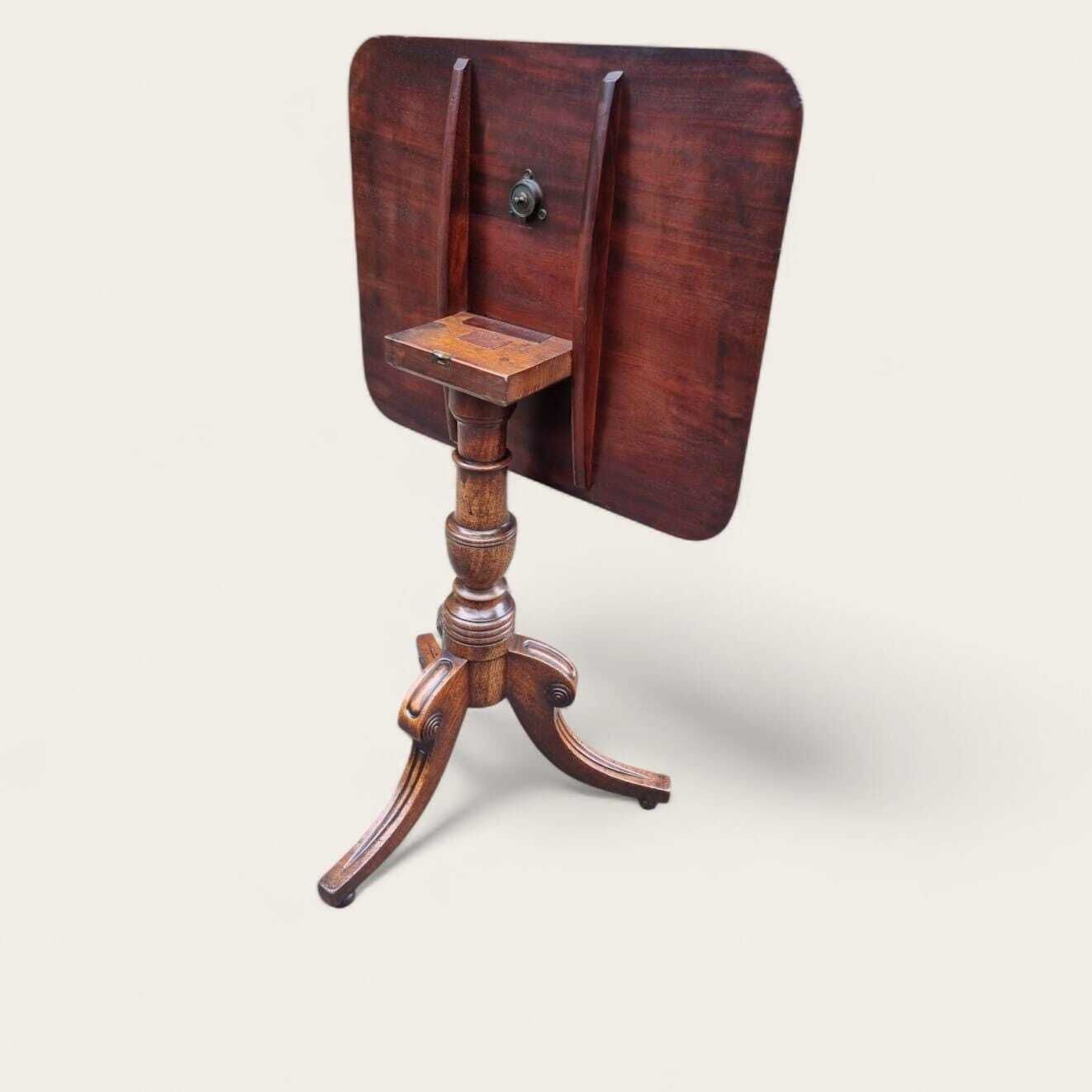 Antique Edwardian Mahogany Tilt Top Occasional Table / Tripod Base / C.1910 photo vinterior