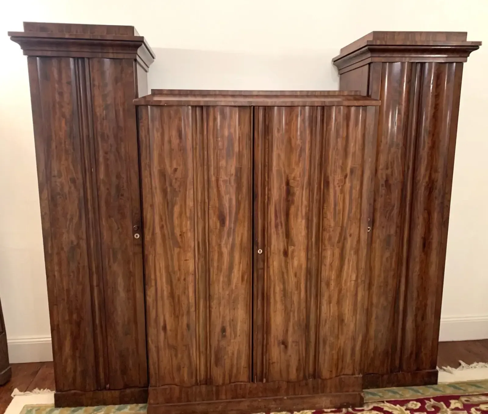 Large Antique Mahogany Wardrobe With Drawers, Shelves & Linen Press Sliders In Good Condition