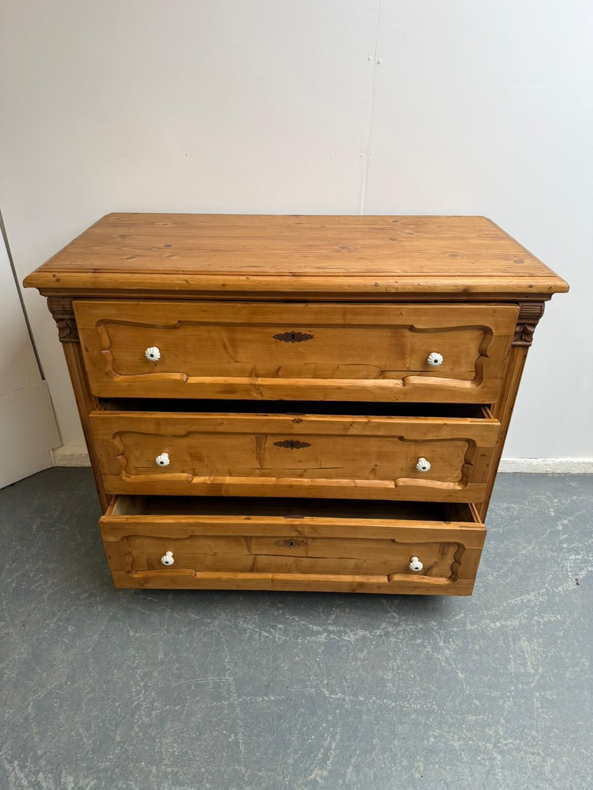 A Pretty Antique Pine Genuine Hungarian Waxed 3 Drawer Chest Of Drawers photo vinterior