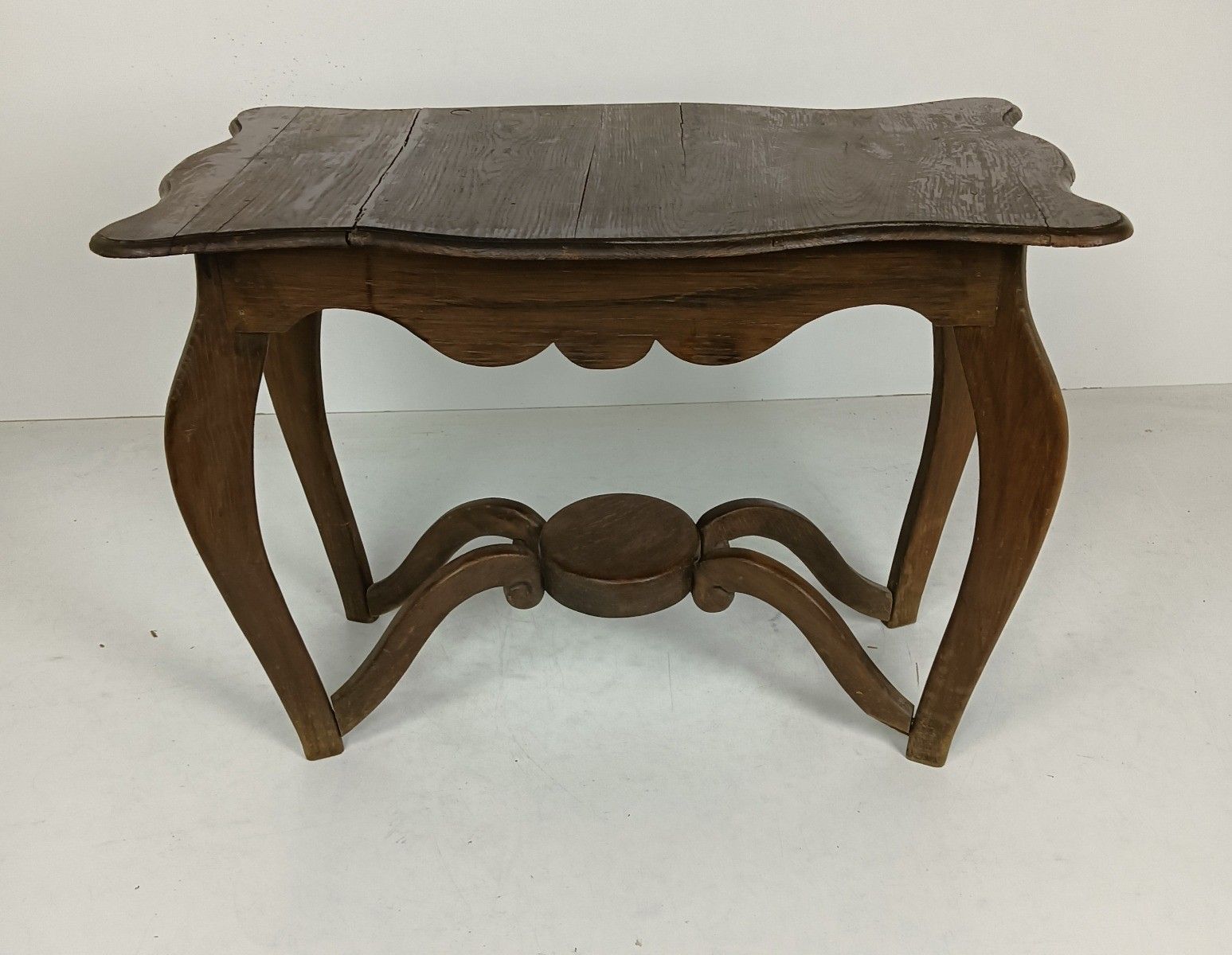 Antique Small Side Coffee Occasional Table Carved Wood Barn Farmhouse Style photo vintage