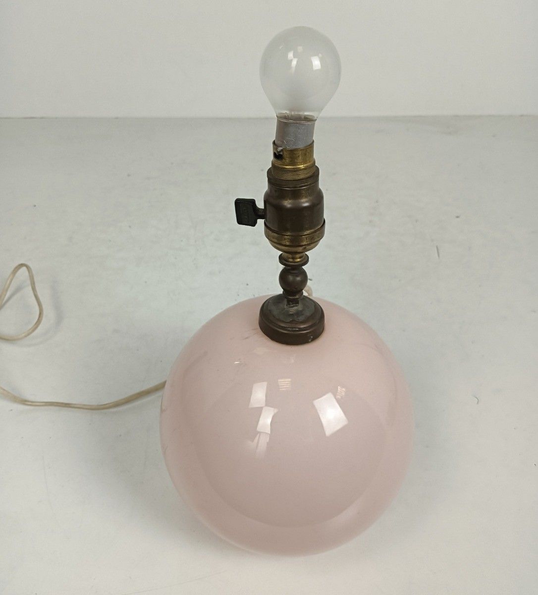Lovely Pink Table Desk Lamp Glass Ball Baby Pink Vintage photo Lighting