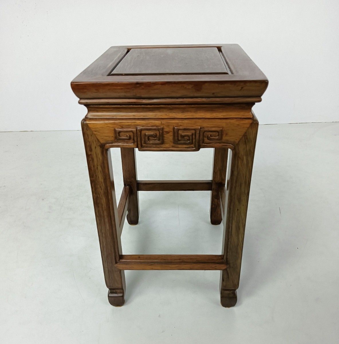 Small Vintage Carved Wooden Side Occasional Tea Wine Table Plant Bonsai Stand Lo photo 157.0