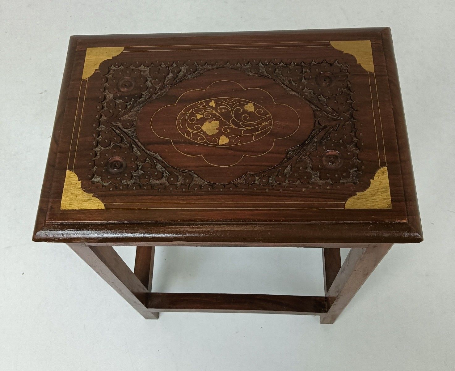 Small Vintage Carved Wooden Side Occasional Tea Wine Table Plant Bonsai Stand  C photo Furniture