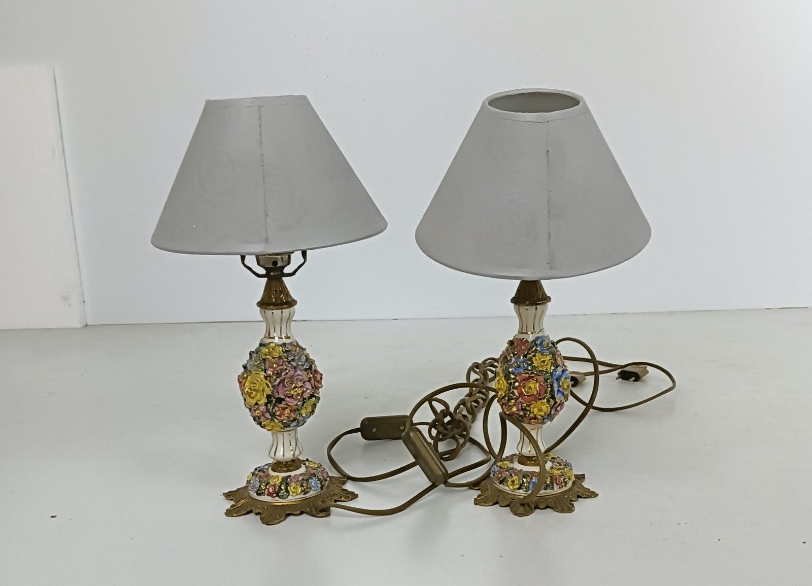 Pair Of Vintage Desk Table Nightstand Lamps Porcelain Italy photo vinterior