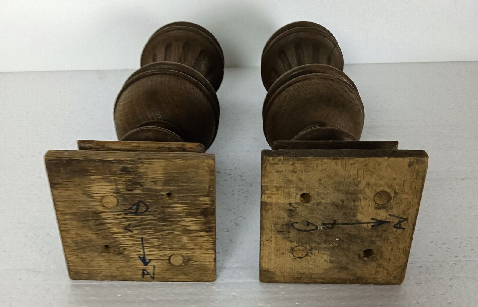 Set Of 2 Reclaimed Carved Wood Antique Spindles Balusters Trim Posts Pillar Arch photo vinterior
