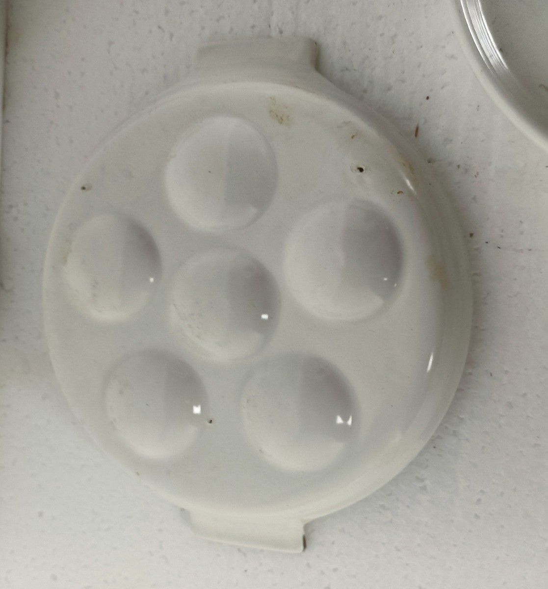 Le Creuset 12 Hole White Escargot Dish Enamel Cast Enamel French Snail Plates Se photo furniture