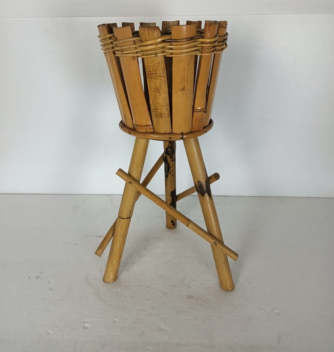 Vintage Standing Plant Holder Planter Bamboo Rattan Retro Mid Century Modern Fra photo furniture