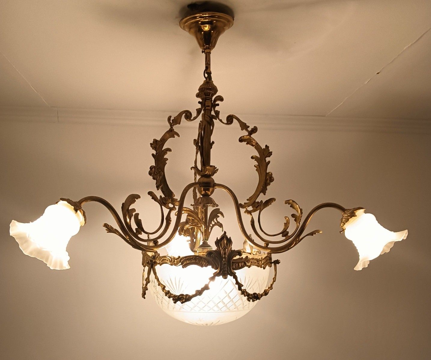 Art Deco Chandelier Antique Etched Glass Brass Tulip Shades  4 Lights Guirlandes photo vintage