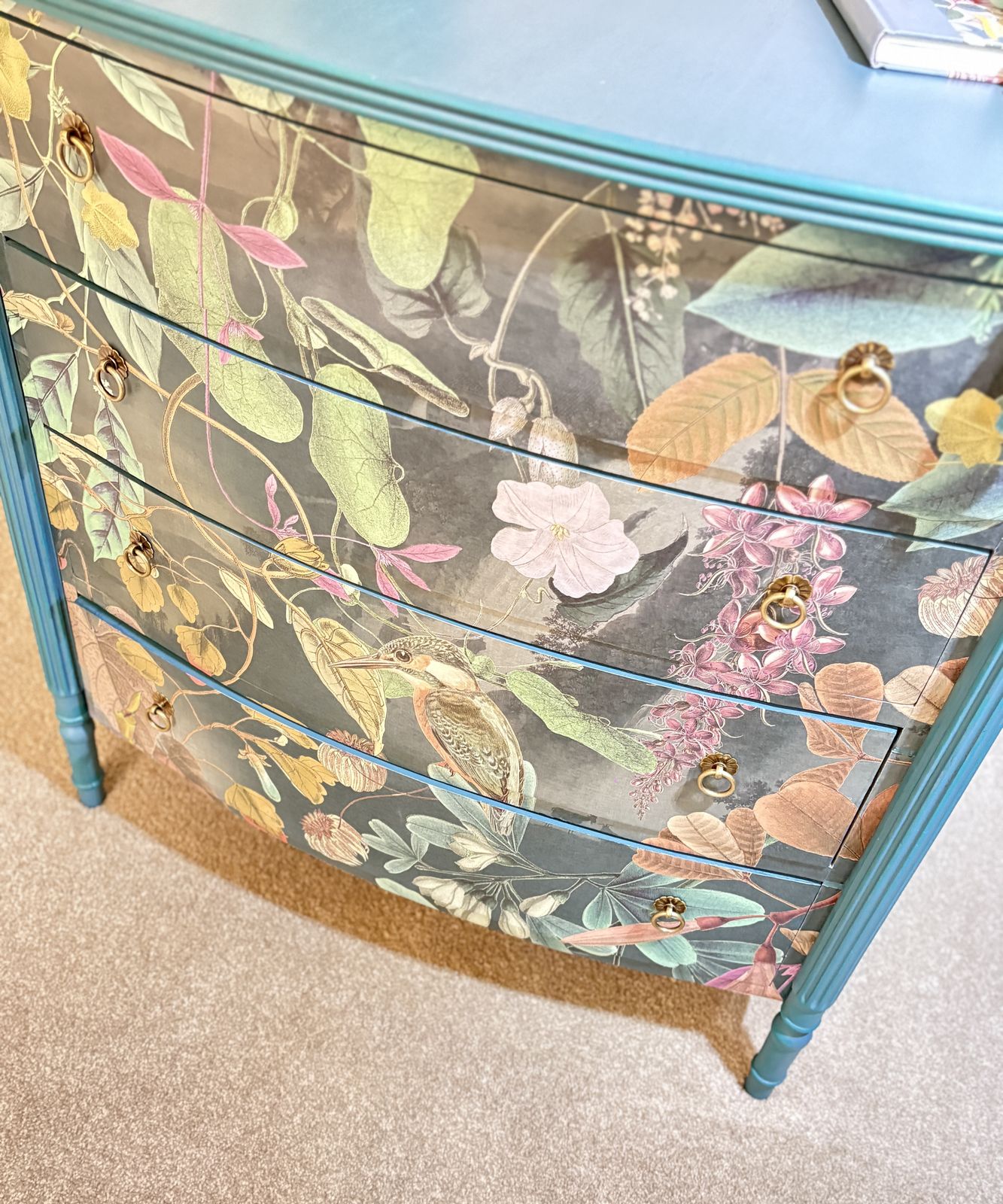 A Bespoke Georgian Serpentine Style Chest Of Drawers photo 485.0