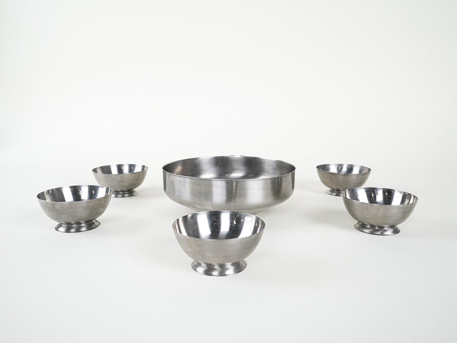 Set Of Stainless Steel Bowls, Italian Design, 1980s, Made In Italy photo furniture