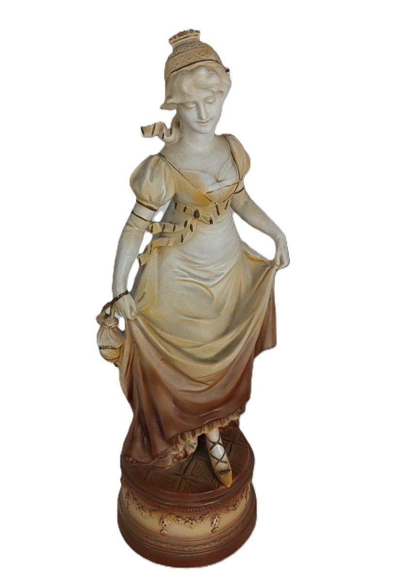 Two Statue Figurines Man Lady  Porcelain Hand Painted Porcelain Art Deco photo vinterior