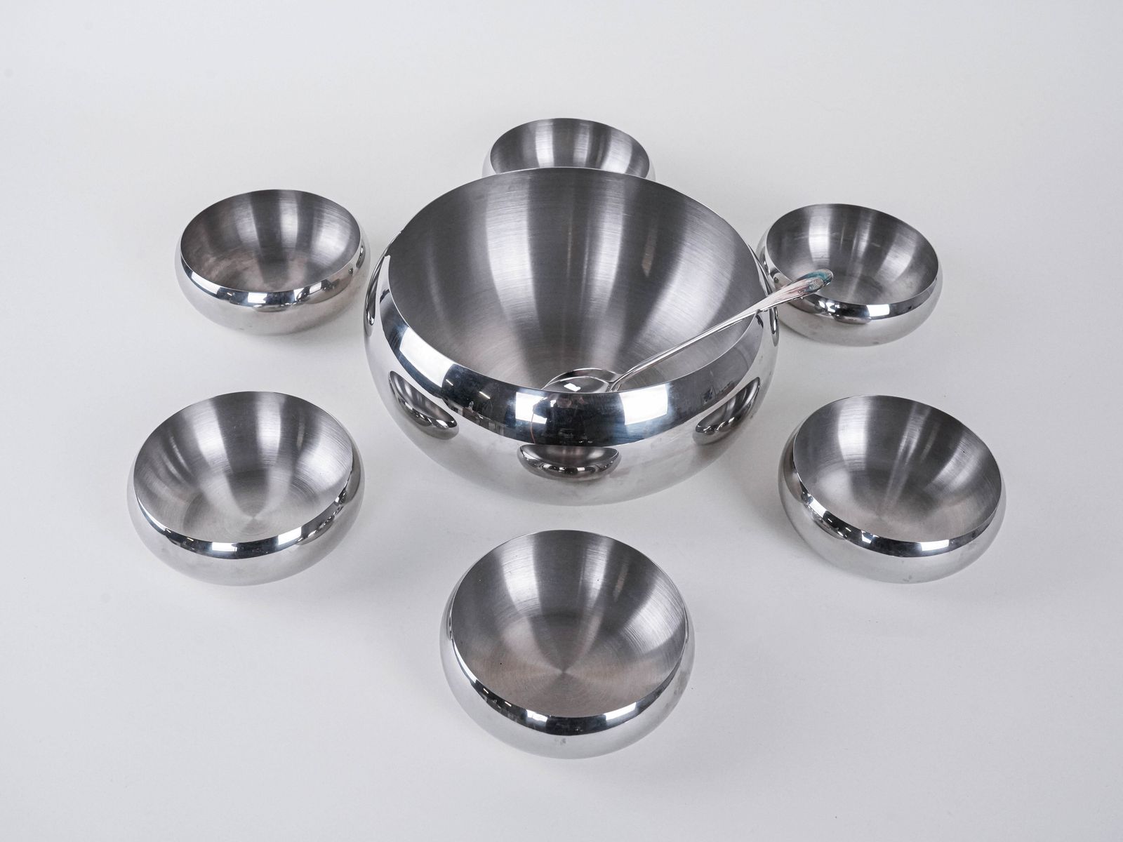 Set Of Stainless Steel Bowls, Italian Design, 1980s, Made In Italy photo furniture