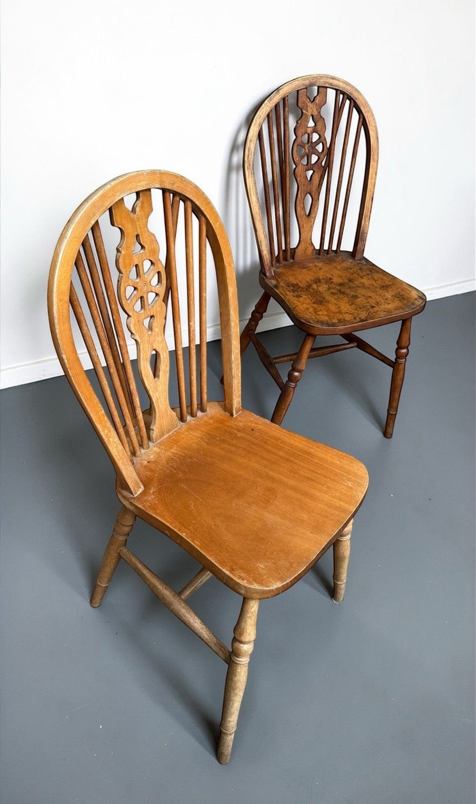 125.0 Antique Set Of Four Elm And Beech Windsor Wheelback Dining Chairs C1940s photo