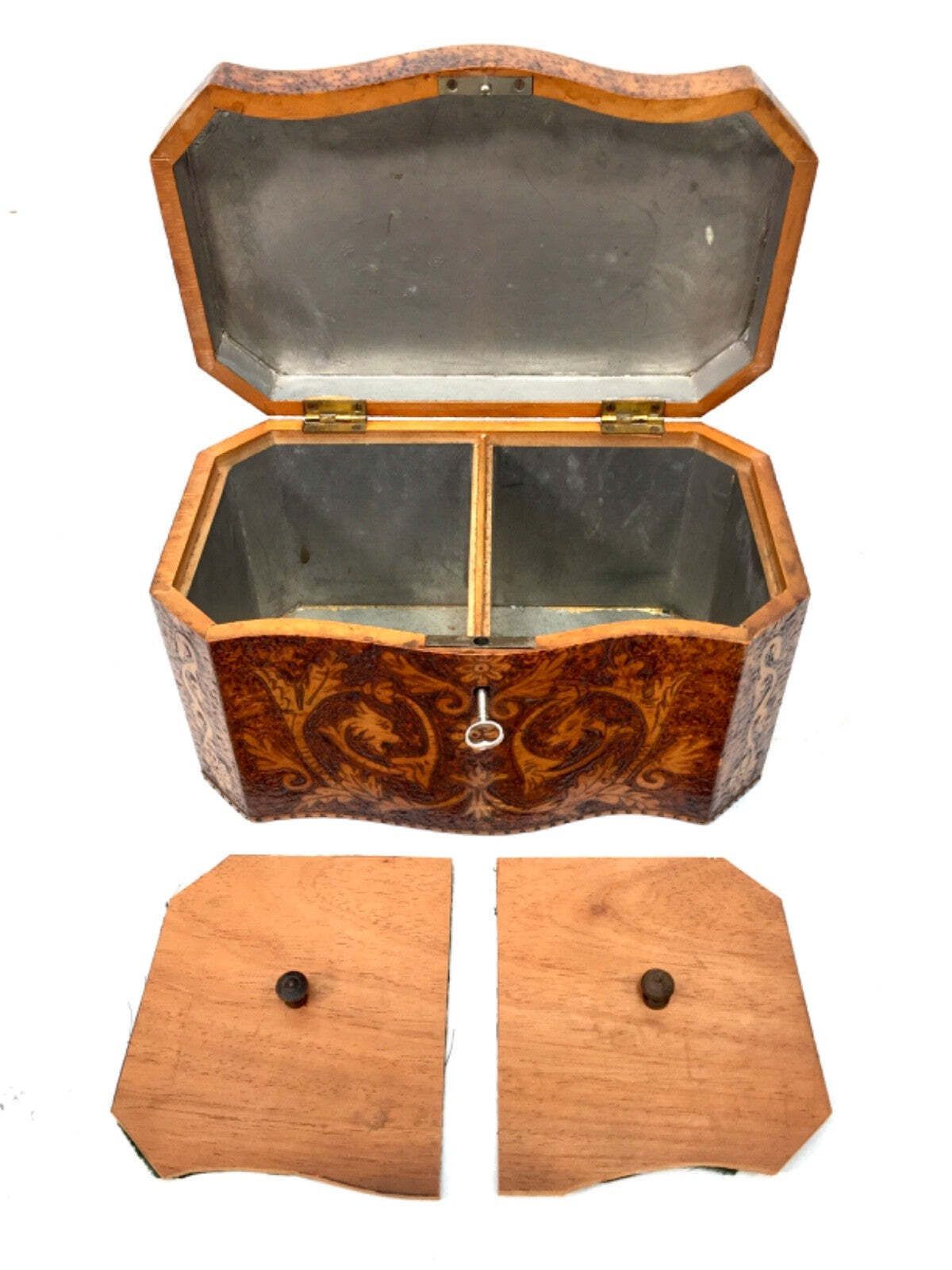 photo furniture Antique Pokerwork Burr Yew Wooden Tea Caddy Storage Box With Key 19th Century
