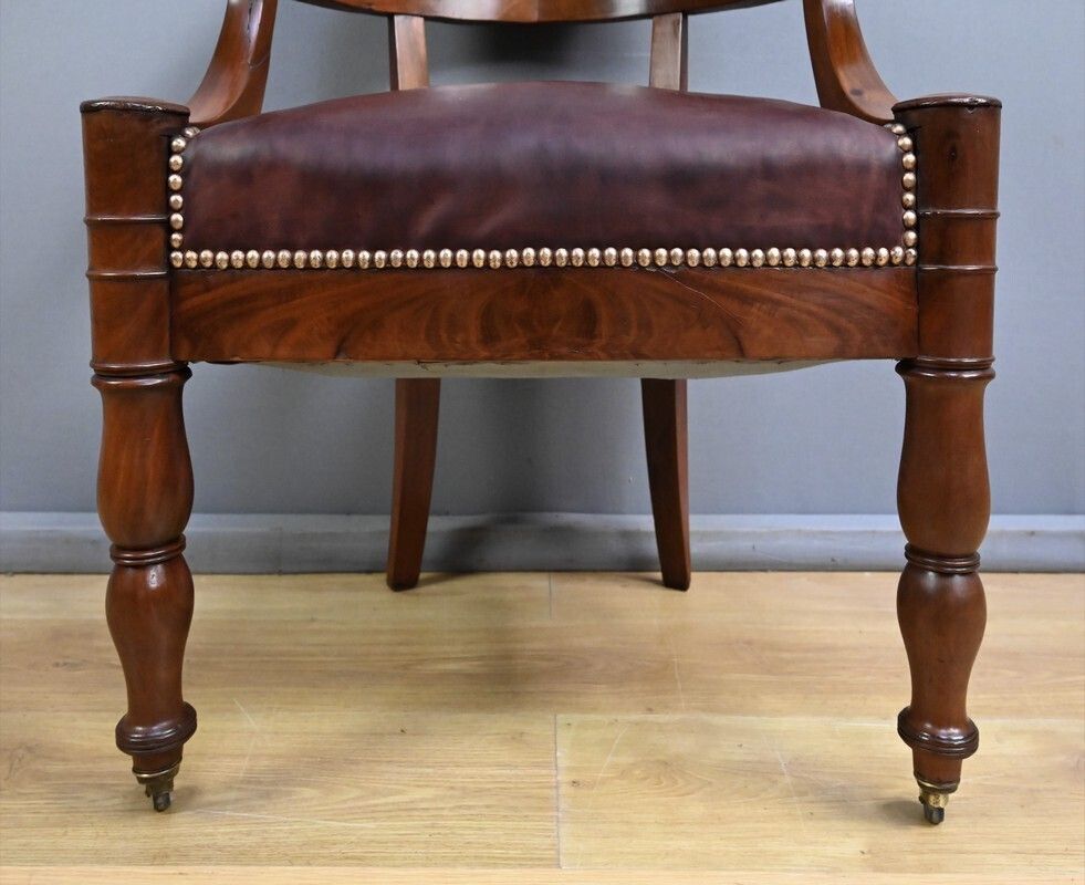photo furniture Mahogany Office Chair, Restoration Period – Early 19th Century