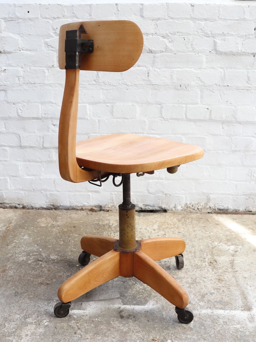 Beautiful Vintage German Federdreh Office Chair