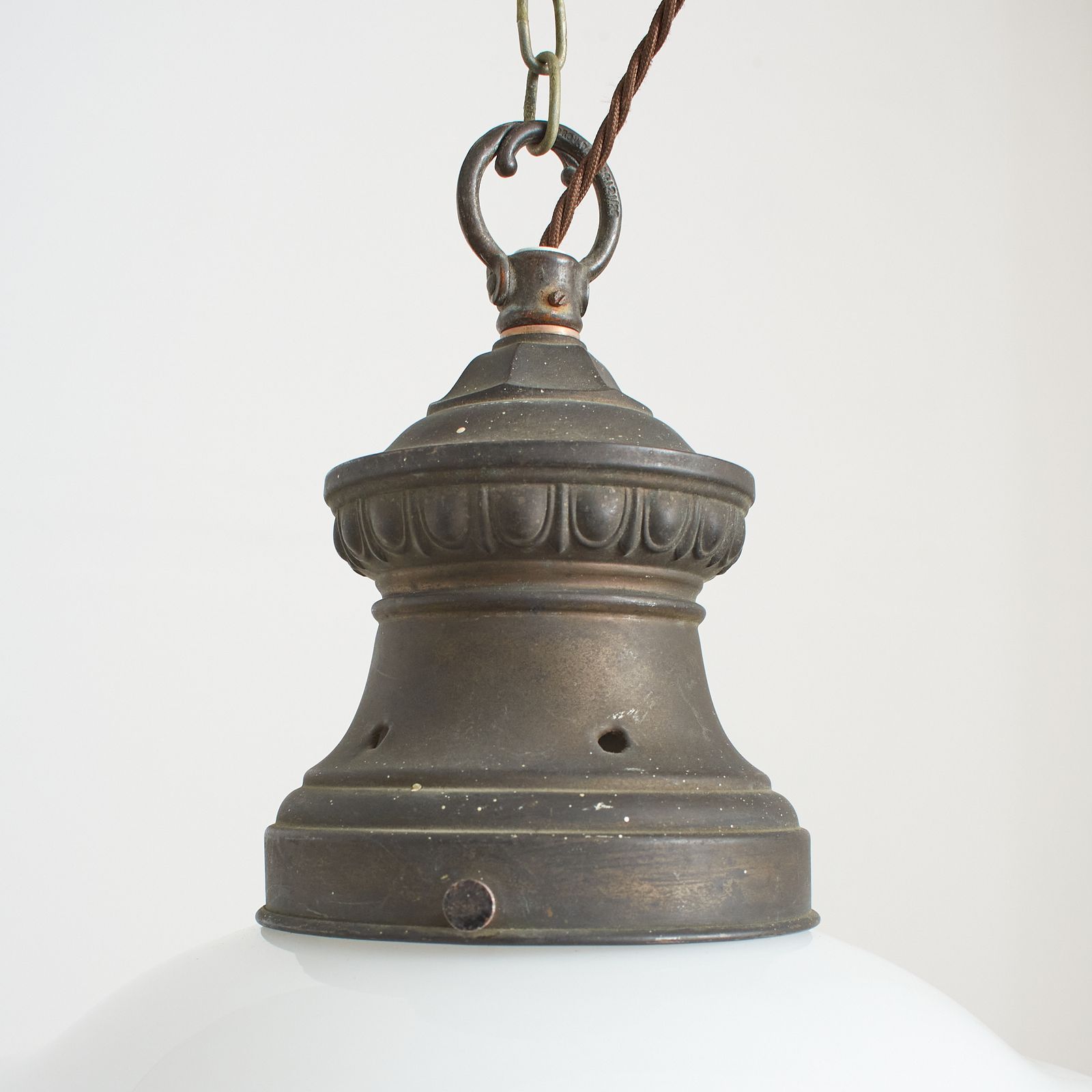 Antique Church Opaline Glass Pendant Light – Al photo vinterior