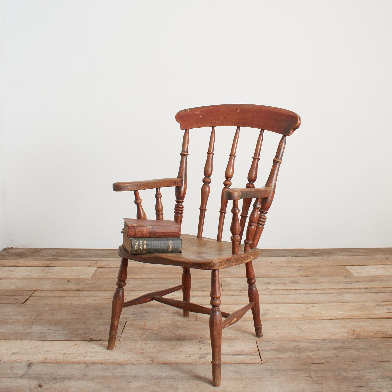 Antique Windsor Farmhouse Chair – Spindle Back