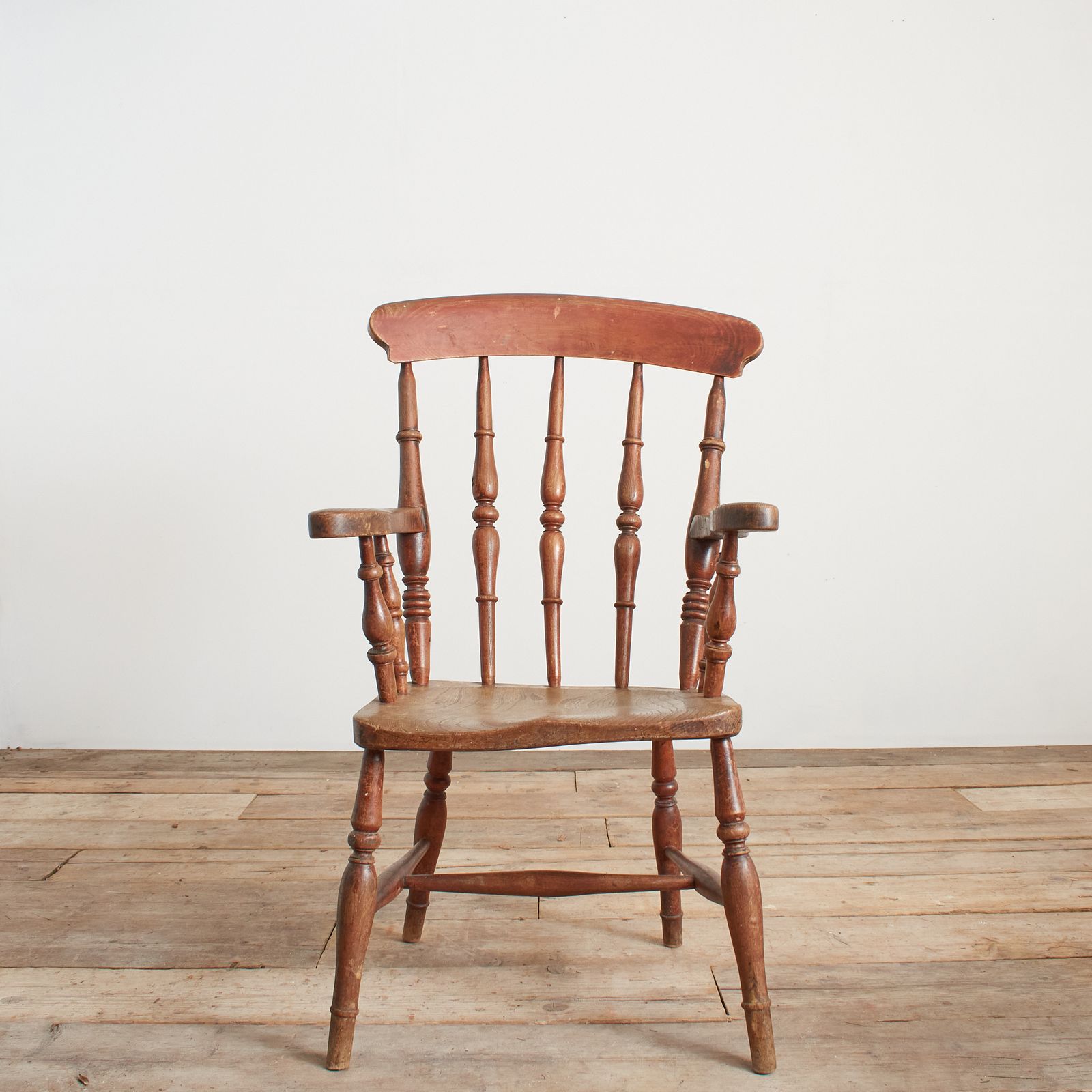 Antique Windsor Farmhouse Chair – Spindle Back photo furniture