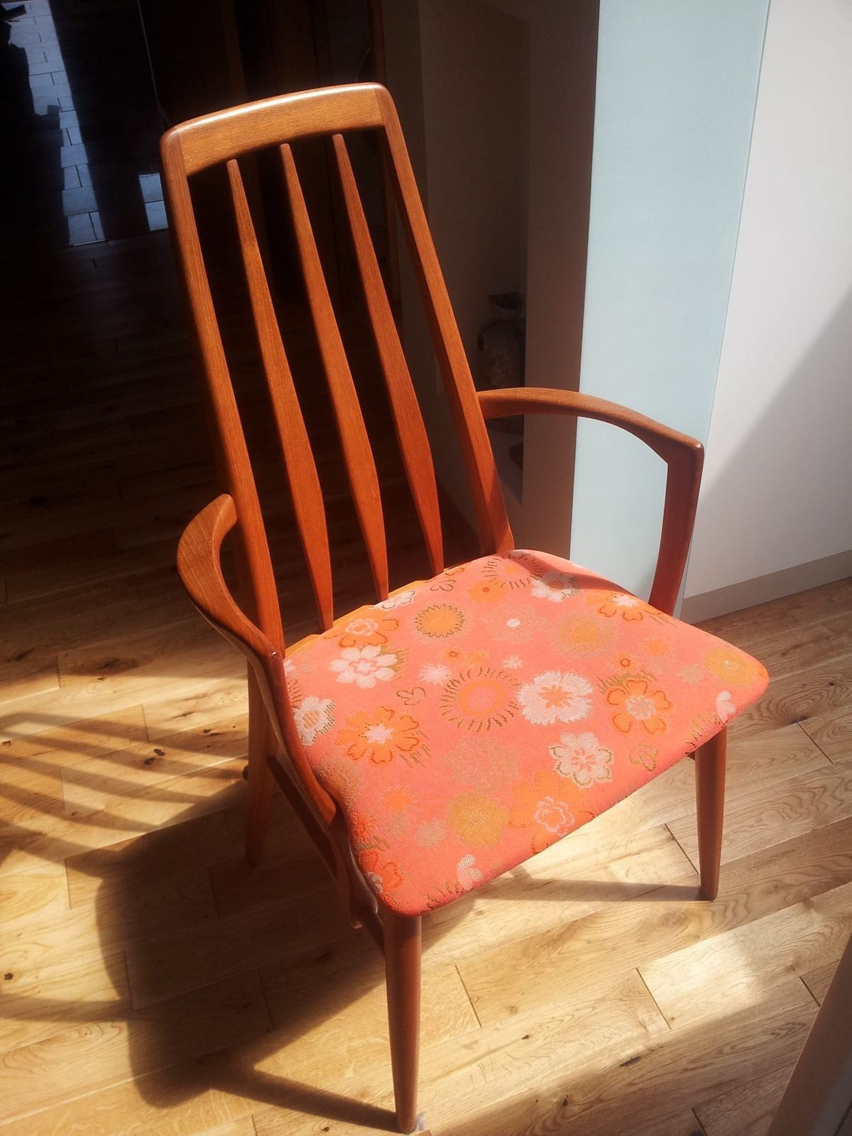 A High Quality Danish Teak Extending Dining Set By Gudme Møbelfabrik, Comfortably Seating 8–10 And Presented In Excellent Condition photo vintage