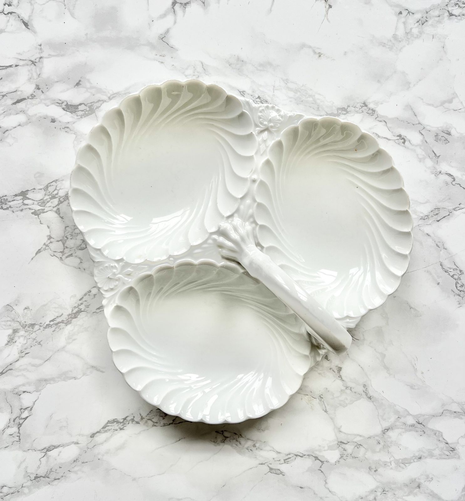 Compartmented French White Porcelain Scallop Decoration Lion Paw 1830 Hand Molded Ironstone Beggar Jewelry Display Nibble Bonbon Dish