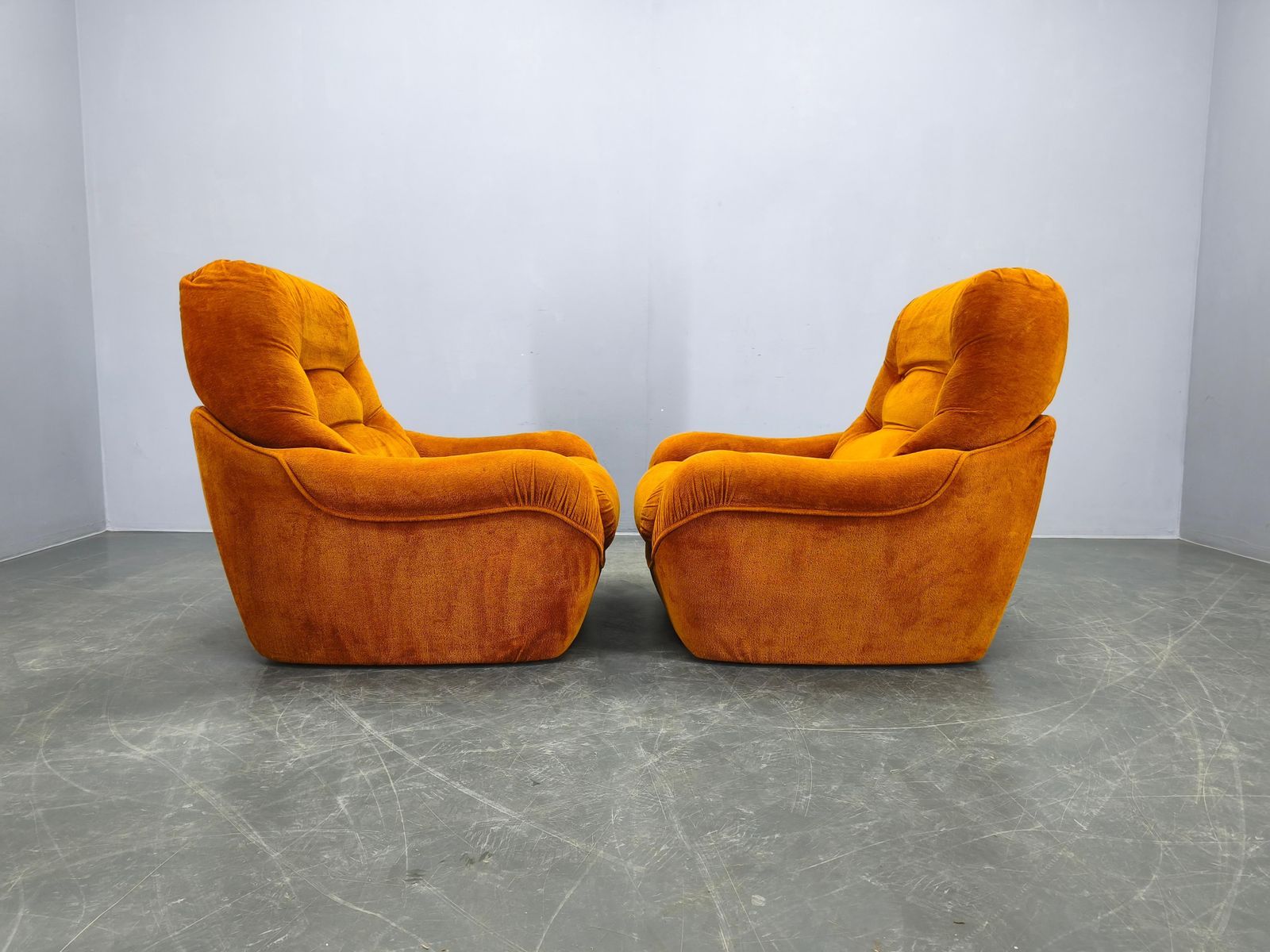 Pair Of Italian Space Age Lounge Chairs, Orange Upholstery, 1970s photo vinterior