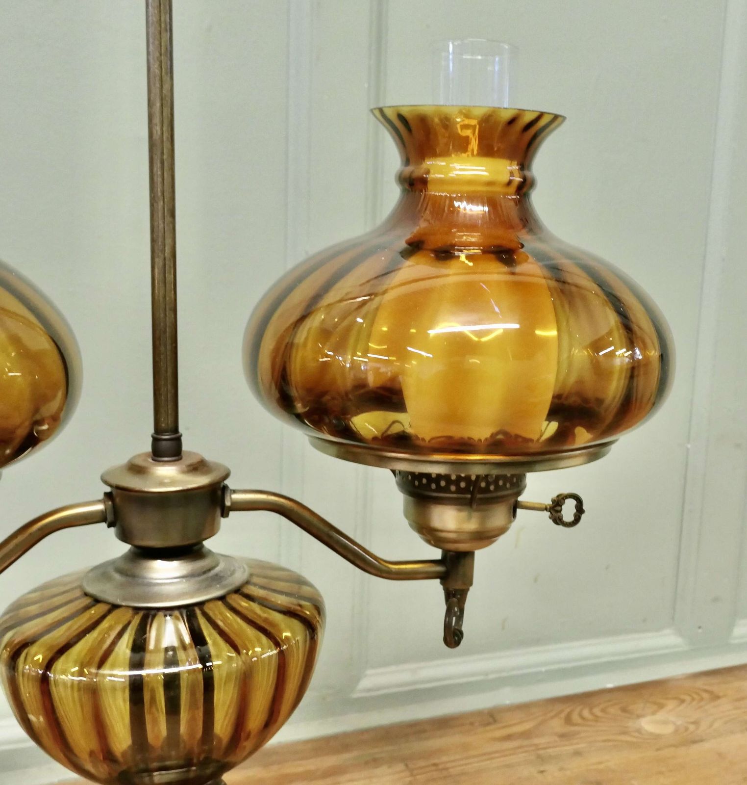 Antique Style Amber Oil Lamp, Twin Brass Table Lamp, This Is A Large Piece photo vinterior