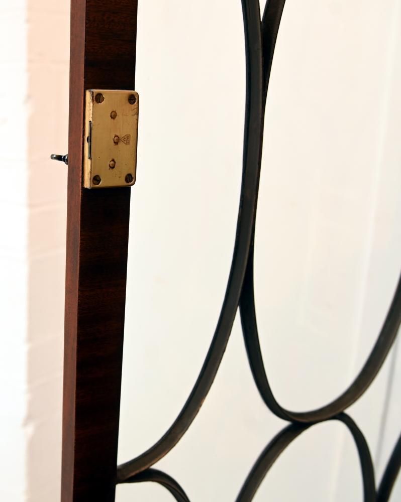 photo furniture Georgian Revival Bookcase Mahogany By Bevan And Funnell 1910