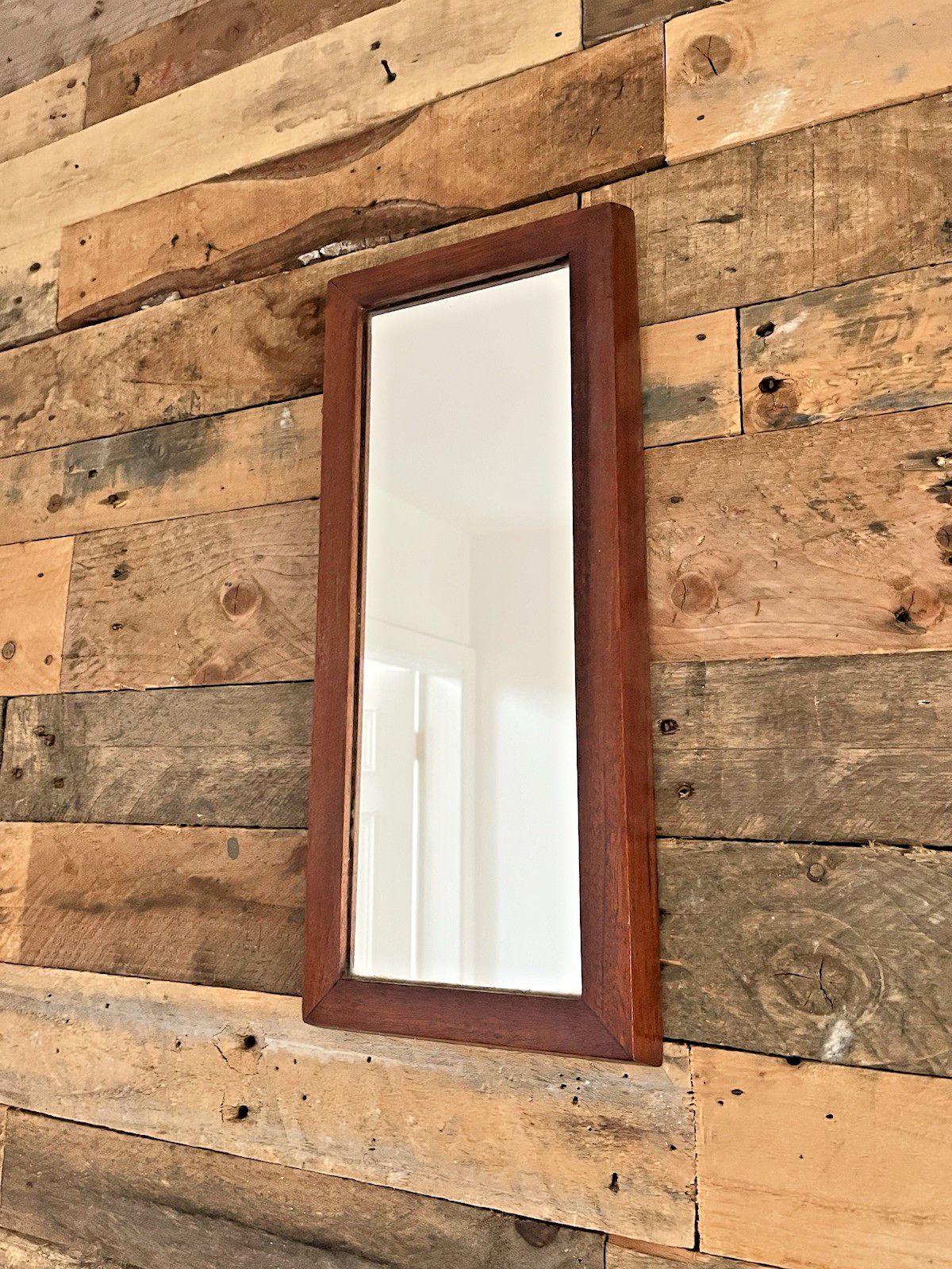 photo vinterior Mid Century Danish Teak Wall Mirror 60's Scandi Minimalist Vintage 1960's Mcm