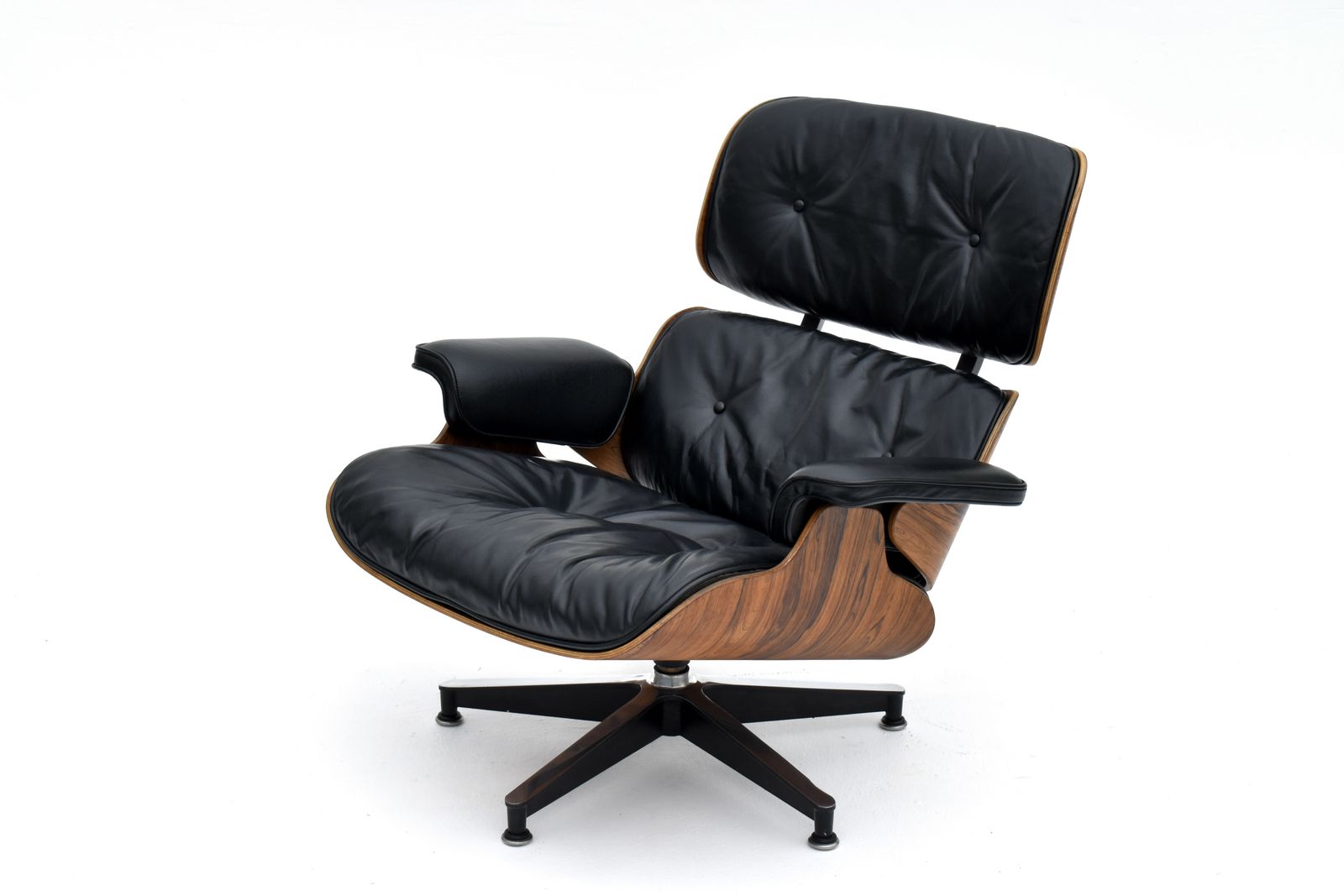 Early 1960s  Production Vintage Eames Lounge Chair For Herman Miller photo Furniture