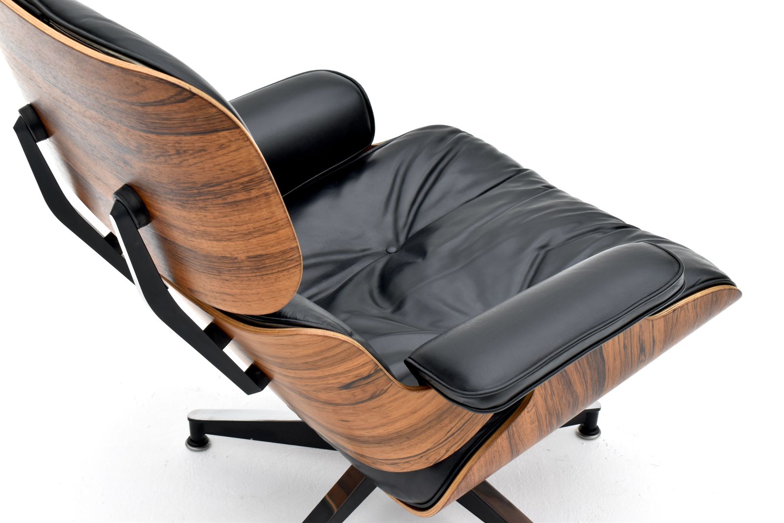photo vinterior Early 1960s  Production Vintage Eames Lounge Chair For Herman Miller