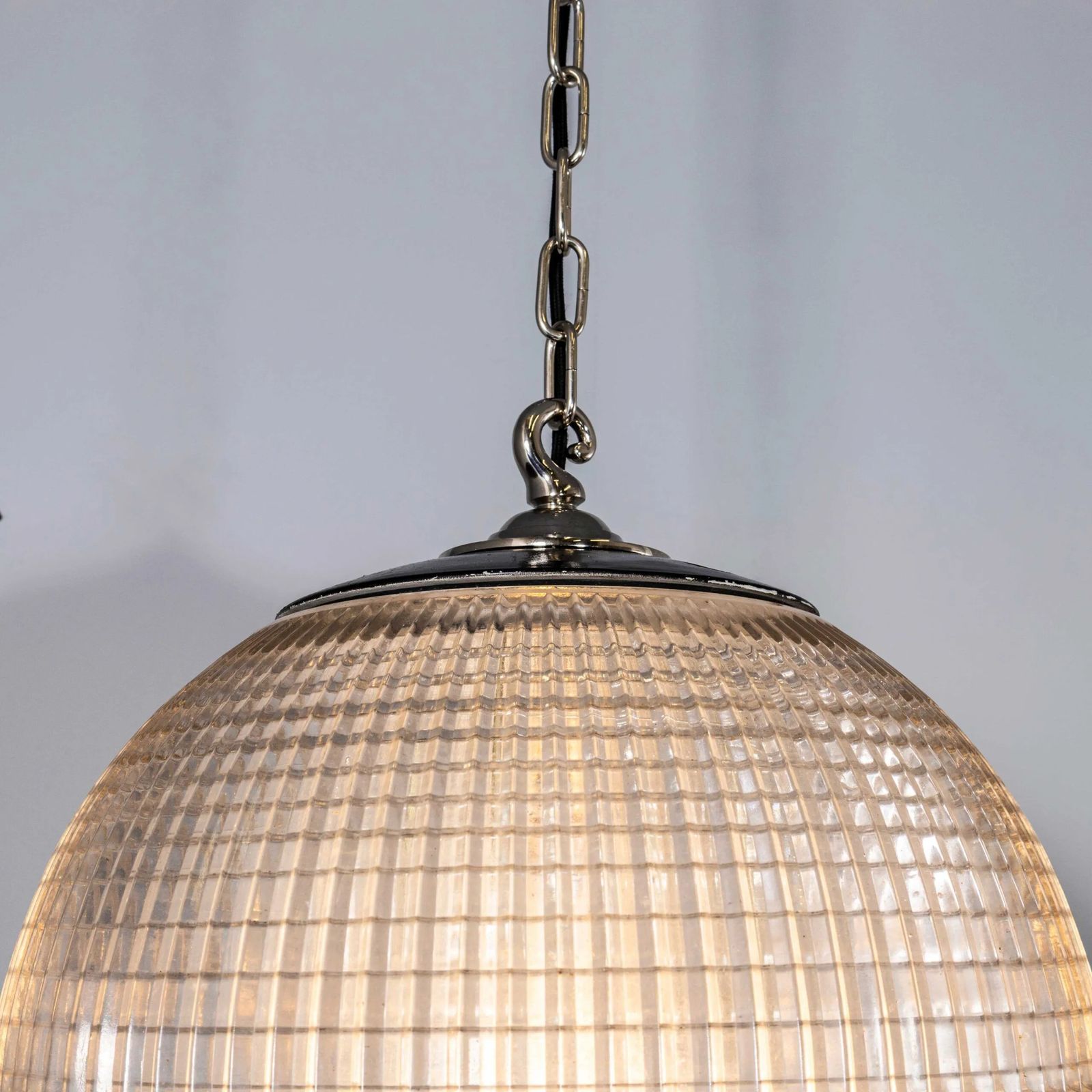 photo vintage 1960’s Original Holophane Parisian Glass Globe Lamps – Very Large 18 Inch