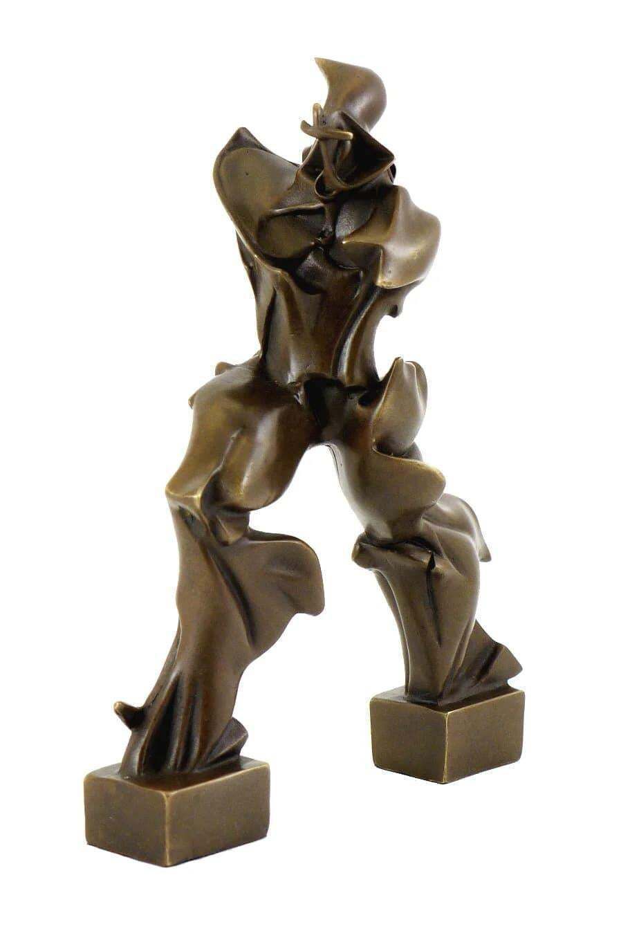 Bronze Sculpture In The Way Of Umberto Boccioni photo vinterior