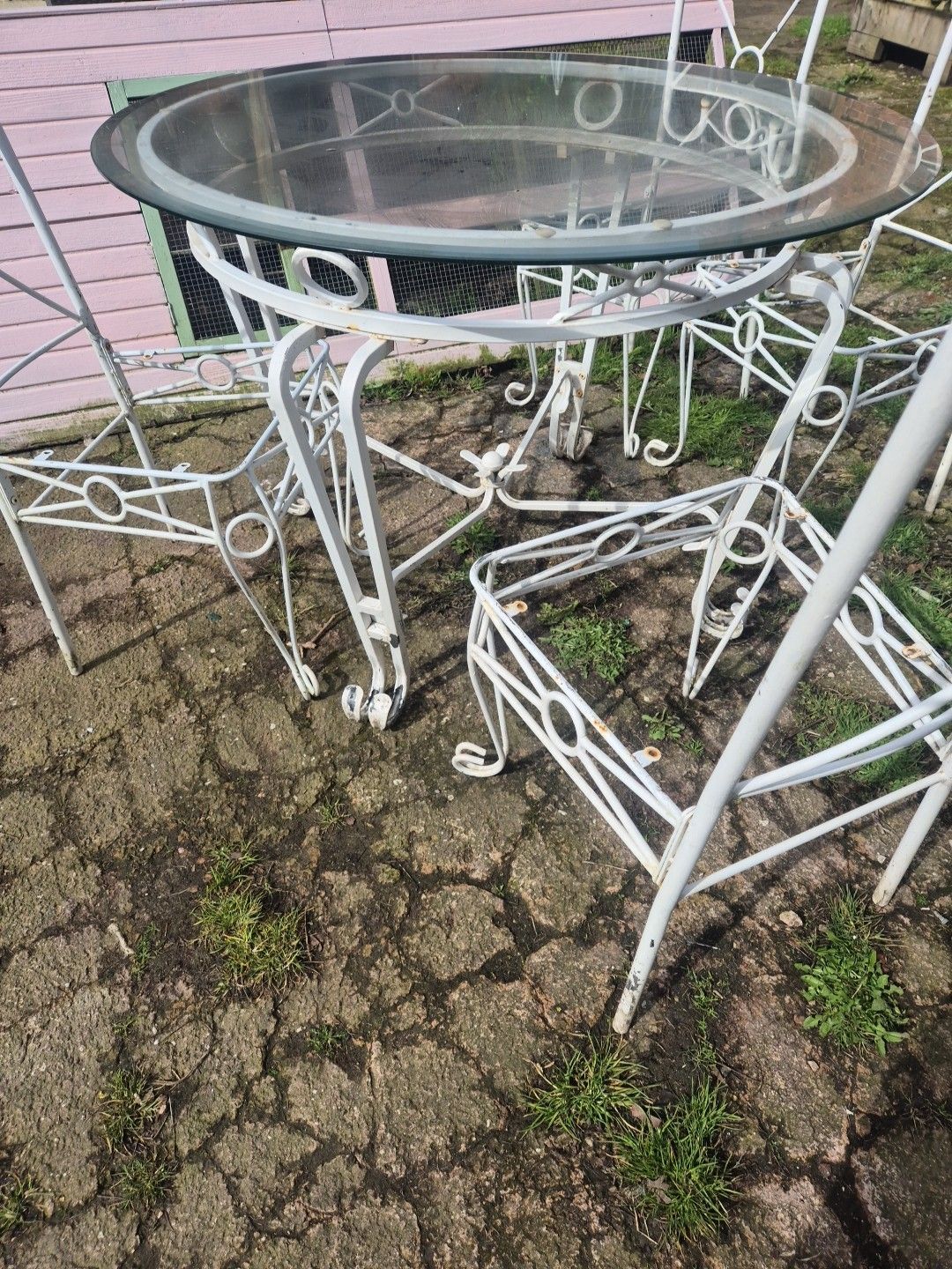 Vintage White Ornate Metal Framed Round Garden/Outdoor Table & 4 Matching Chairs photo furniture