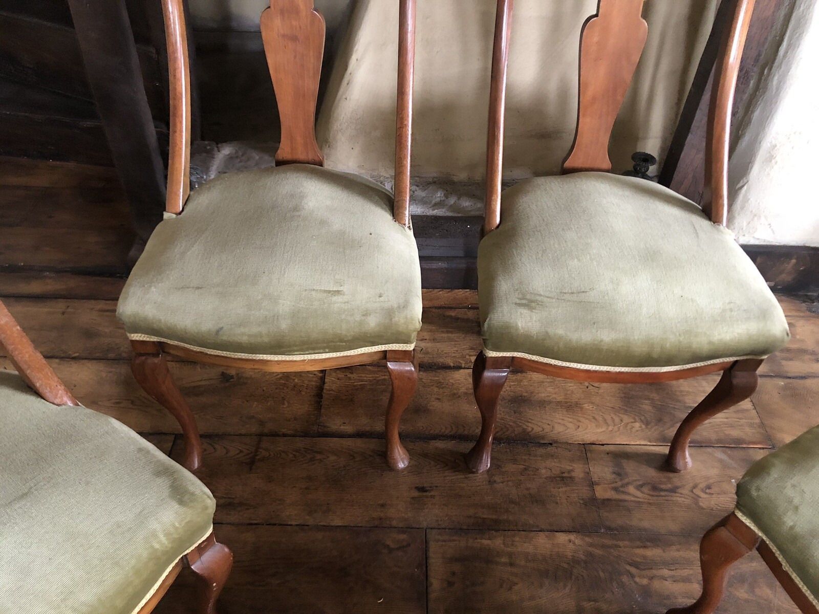 Elegantly Curved Queen Anne Vintage Antique Olive Green Velvet Chairs X 4 photo vinterior