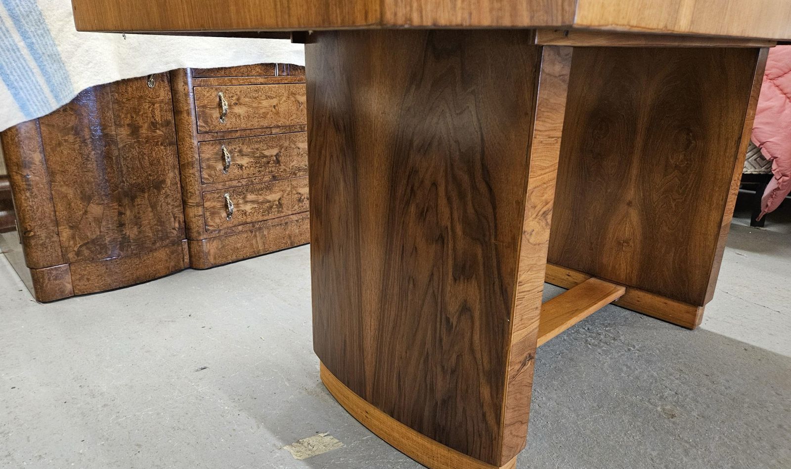 Furniture Art Deco Walnut Pedestal Dining Table photo