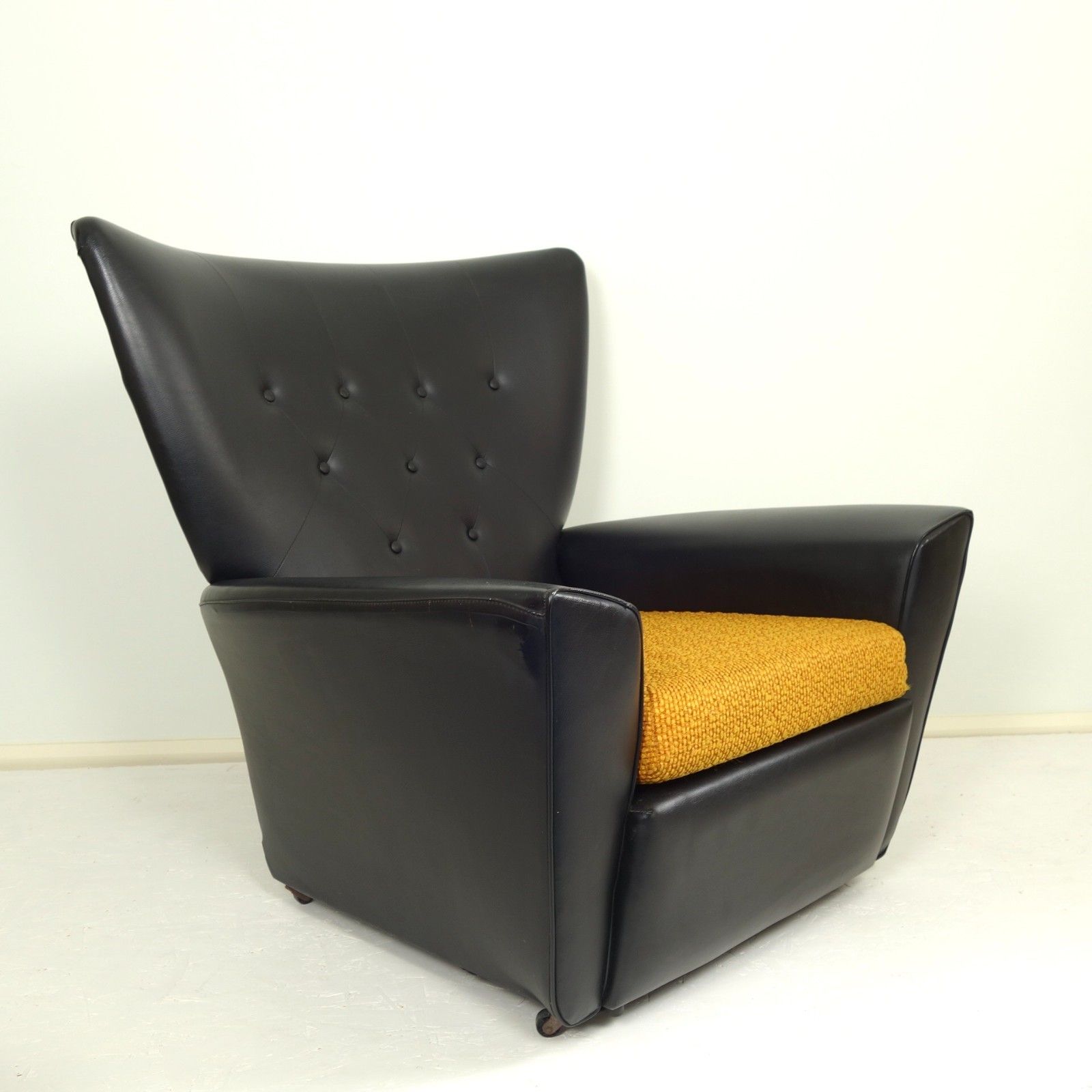 photo furniture Pair Of Mid Century Black & Orange  Lounge Chairs 1960s Vintage Armchairs