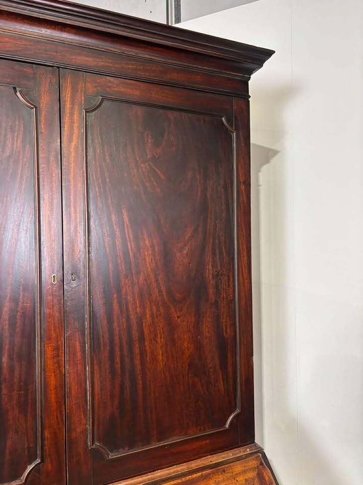 photo vinterior Georgian Mahogany Kneehole Bureau Bookcase