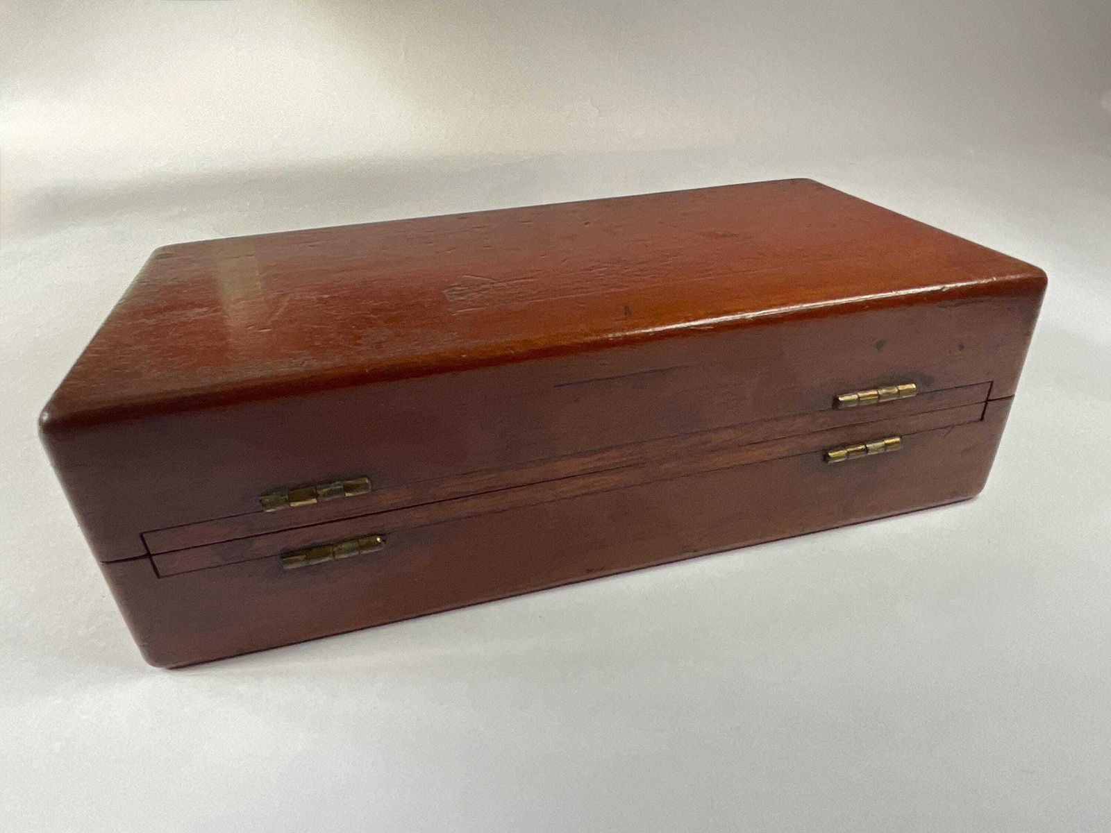 Antique Victorian Mahogany Travel Chess Set – Hand Turned Bone Pieces – C.1880 photo 240.0