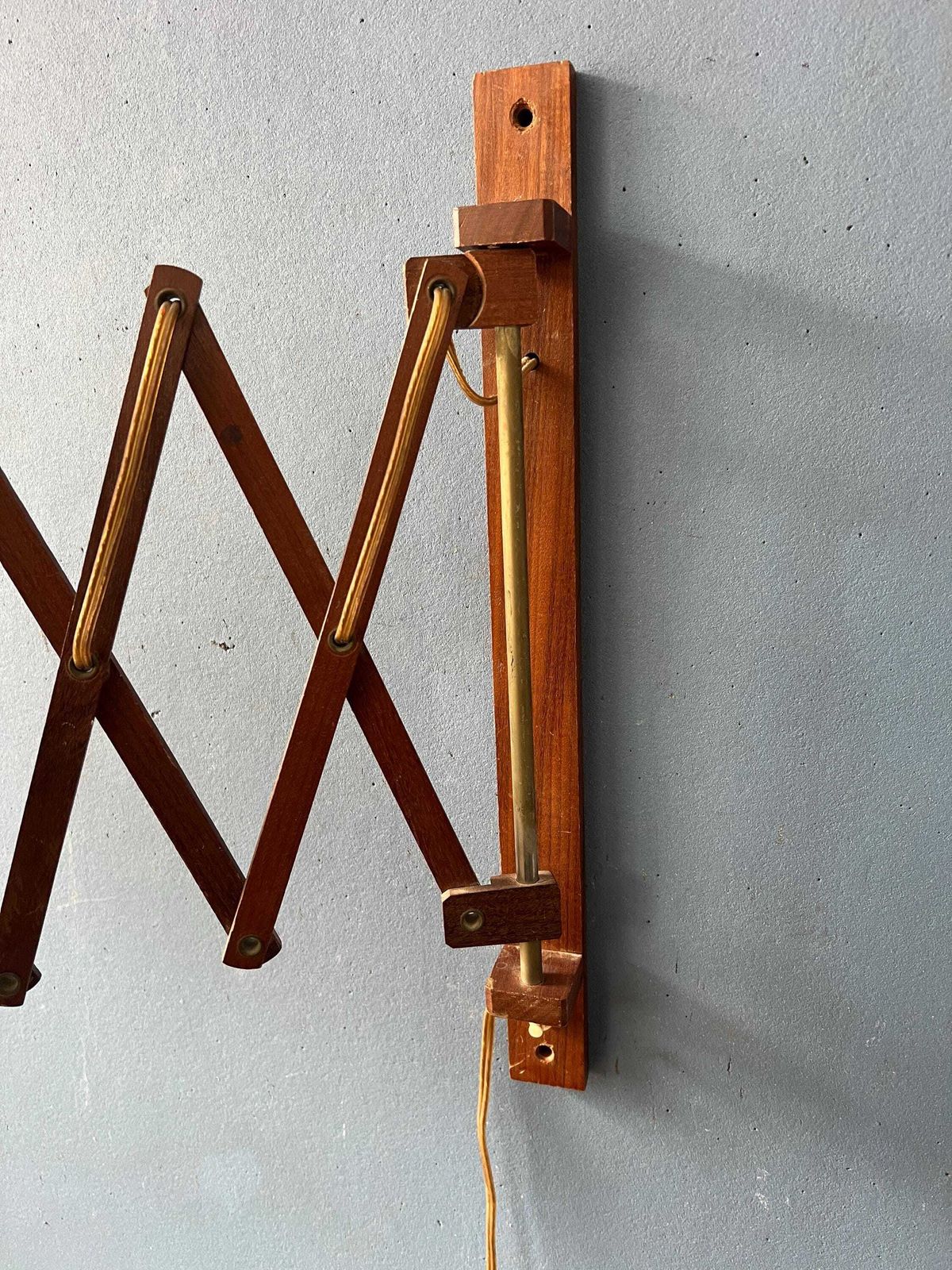 Verlichting Mid Century Teakhouten Deense Wandlamp Met Glazen Kap photo