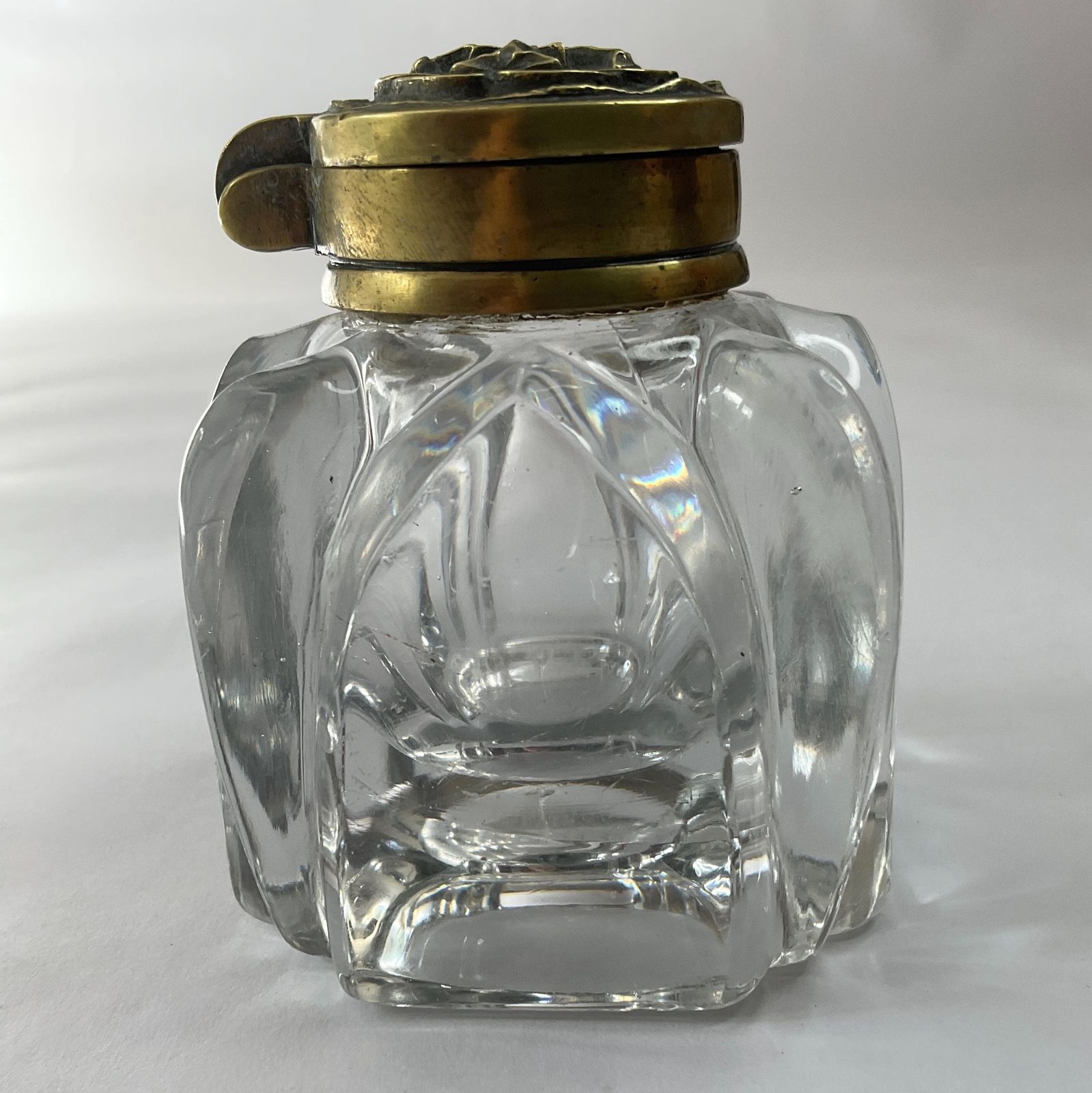 Decorative Victorian Glass Inkwell – Ornate Floral Chased Brass Lid – C.1890 photo 95.0