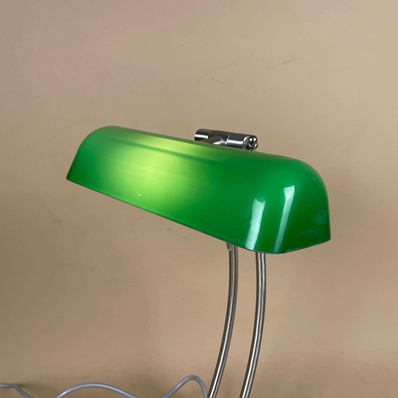 photo furniture Vintage Banker's Lamp Executive Desk Light Green Glass Shade Silver Metal Base Antique Library Reading Light Bedside Adjustable Dimmable