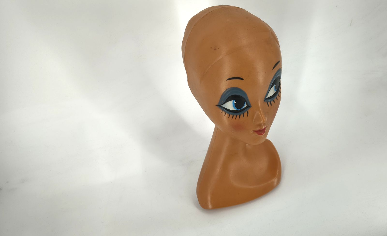 Vintage Twiggy Mannequin Head, 1970s photo 225.0