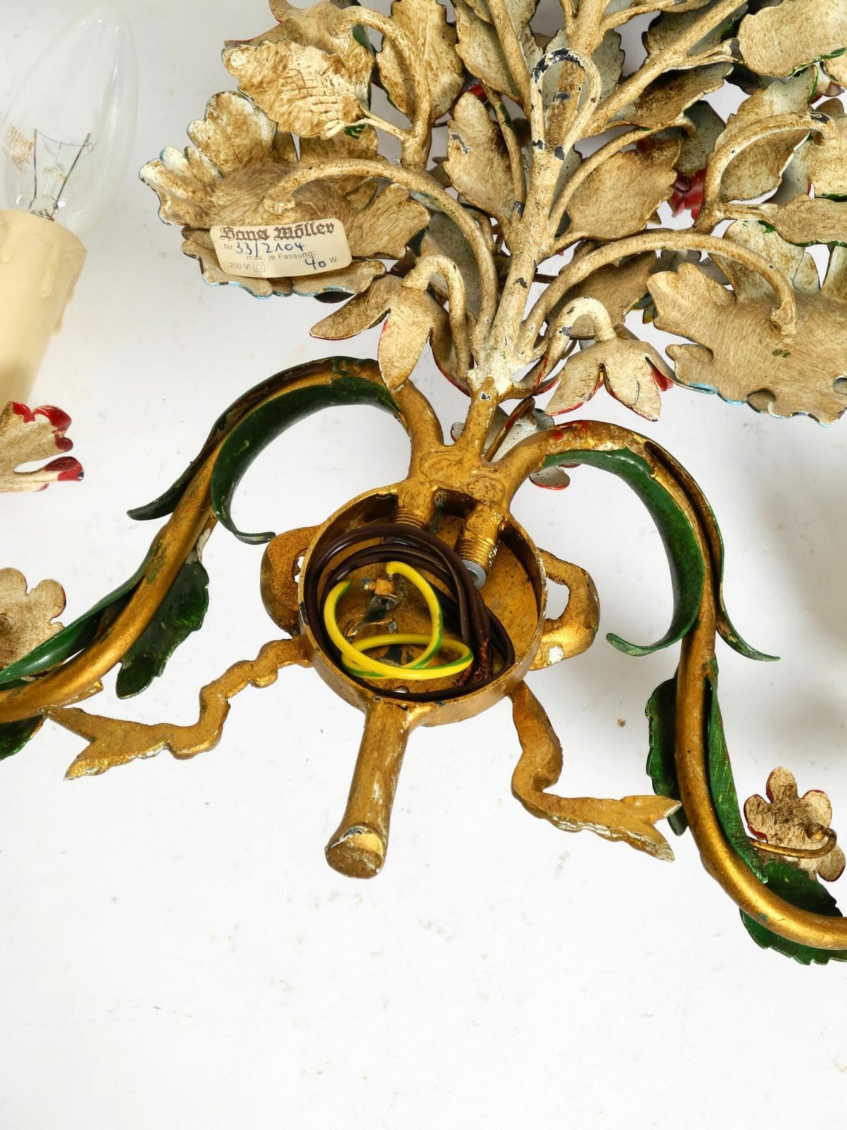 photo vinterior A Pair Of Beautiful 60s Hand Painted And Gilded Metal Wall Lamps By Hans Möller