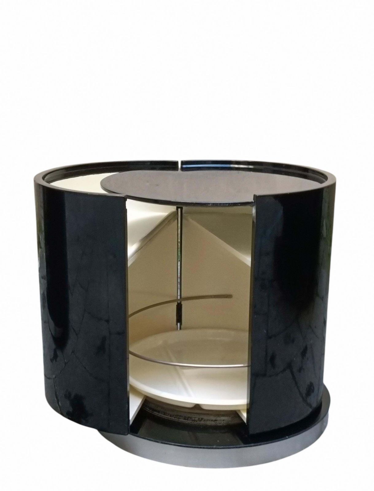 Willy Rizzo For Mario Sabot Pair Of Nightstands "Ghost," Italy 1970s photo vinterior