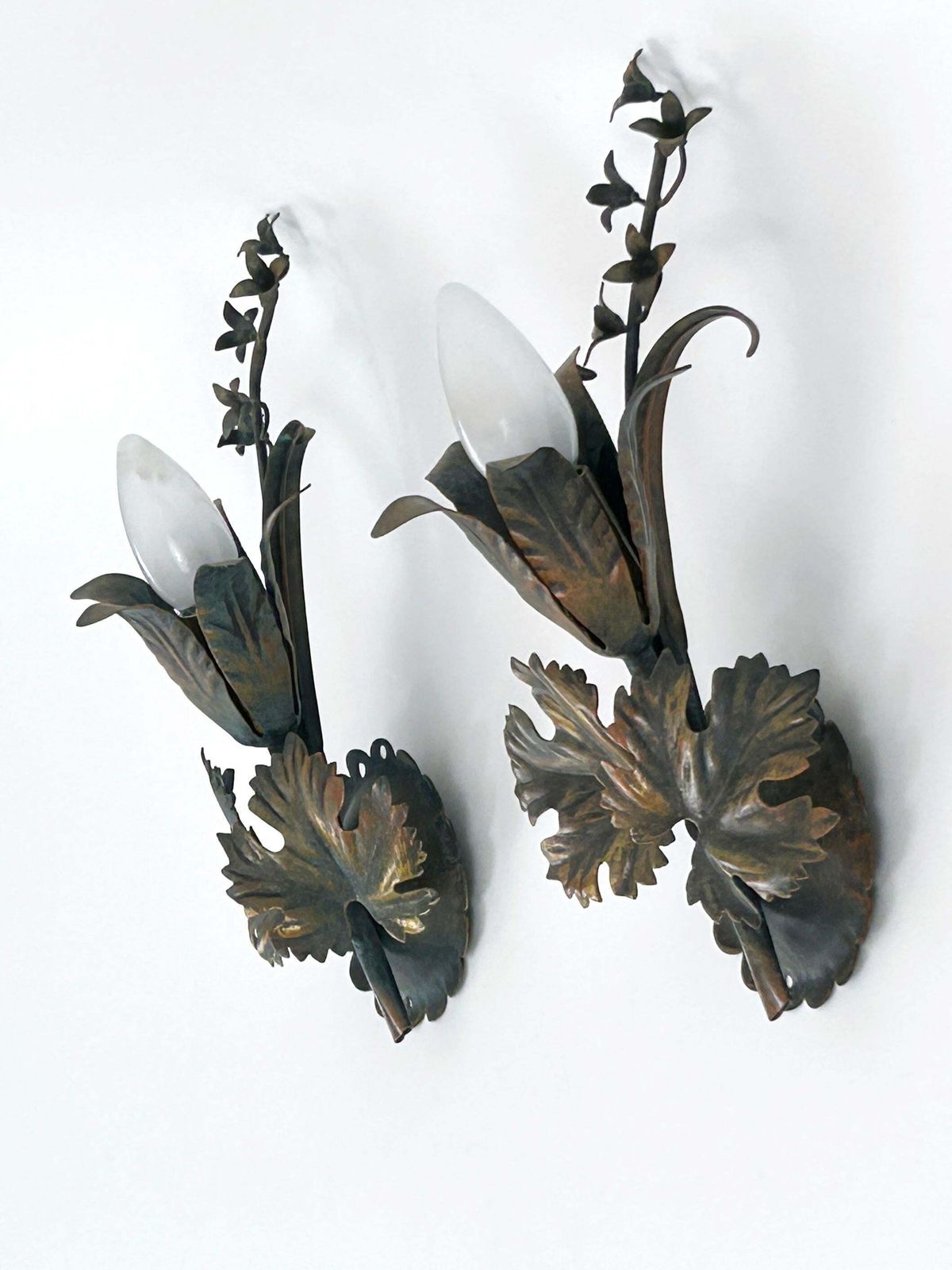 photo vintage Set Of Two Elegant Vine Leaves Sconces By Honsel Leuchten Germany 1970s