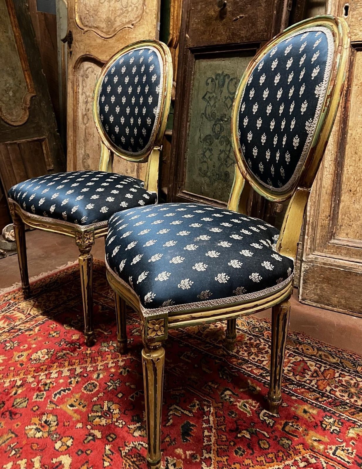 photo vintage No. 6 Louis XVI Style Chairs, White Lacquer With Blue Lily Fabric, Italy